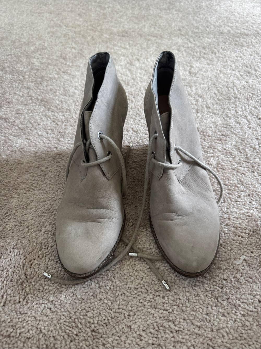 Women's Lace-Up Ankle Boots in Taupe Suede